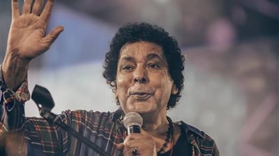 تفاصيل الحالة الصحية للكينج محمد منير وحقيقة خضوعه لعملية جراحية