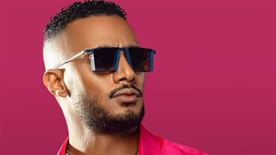 محمد رمضان يشارك متابعيه صورة من أسطول سياراته