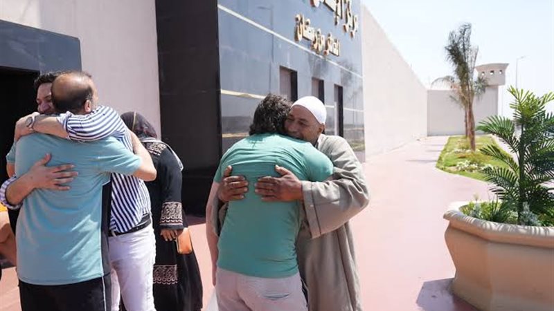 الإفراج عن المسجونين