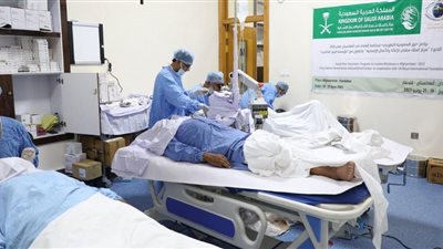 مركز الملك سلمان يجري عمليات جراحية ضمن برنامج لمكافحة العمى بأفغانستان