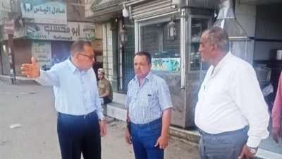 خلال جولته ببلبيس.. محافظ الشرقية يتابع حركة البيع والشراء بأسواق المدينة