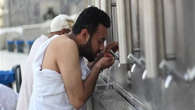 فضائل ماء زمزم وسبب تسميته.. 