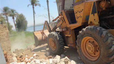 محافظ أسيوط يشهد إزالة 28 تعدى على أراضى الدولة والزراعية في يوم واحد
