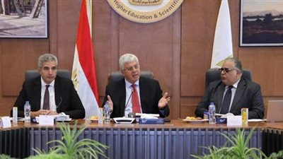 التعليم العالي يناقش تطوير المستشفيات الجامعية