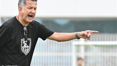 أوسوريو يُعلن قائمة الزمالك لمواجهة فاركو في الدوري