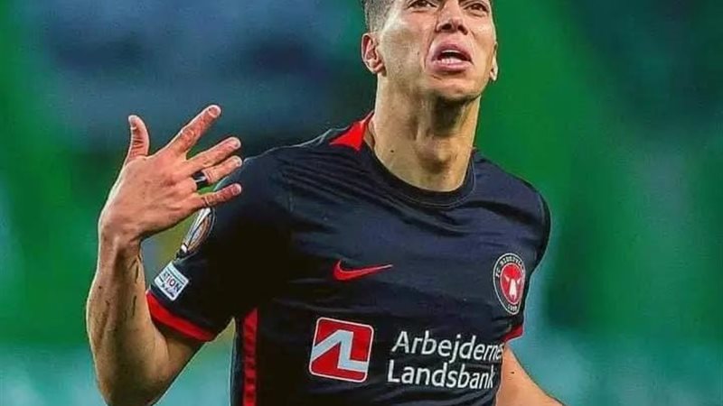 إمام عاشور لاعب نادي