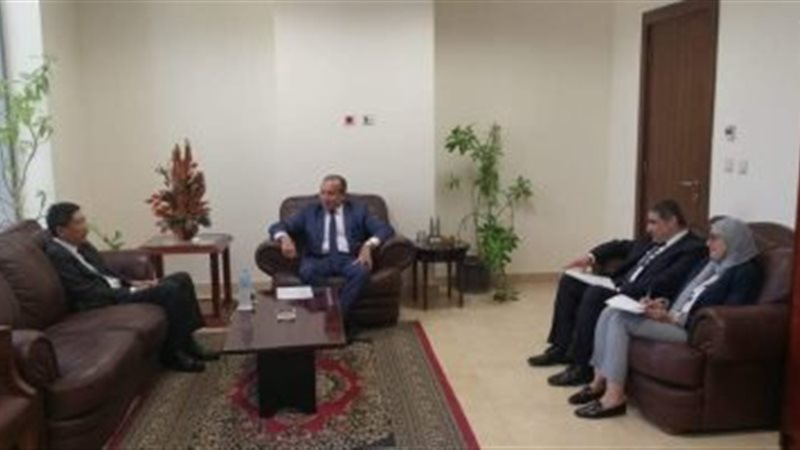 شركة سنغافورية تفتح