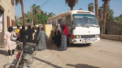صحة المنيا تنظم قافلة طبية بقرية شارونة بمركز مغاغة