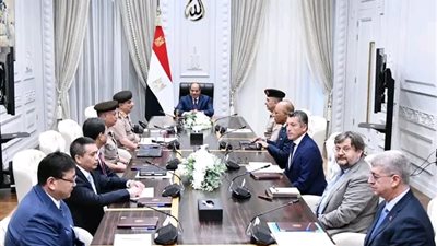 السيسي يبحث مع وفد صيني إيطالي تطوير صناعة الأسمدة في مصر