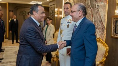 وزير الإنتاج الحربى يستقبل القائم بأعمال السفير التركى بالقاهرة