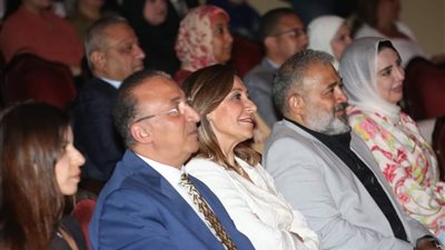 وزيرة الثقافة ومحافظ الإسكندرية يفتتحان المهرجان الصيفي للموسيقى والغناء
