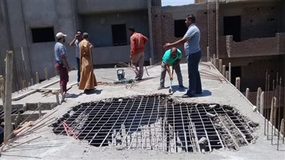 إزالة 5 حالات تعدي على أراضي زراعية ومخالفات بناء بمركزى أبنوب والبدارى