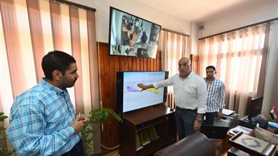 وزير الإسكان يعقد اجتماعا بمقر جهاز النوبارية الجديدة لمتابعة سير العمل 