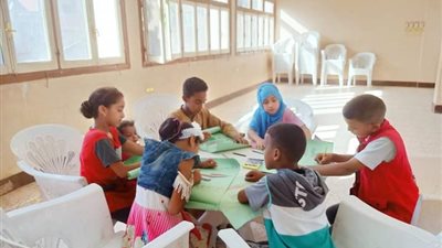 مركز شباب الحواتكة بمركز منفلوط بأسيوط ينظم مسابقة فنية فى الرسم  للطلائع 