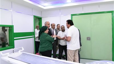 وزير الصحة ومحافظ قنا يتفقدان مشروع الامتداد الجديد لمركز الأورام