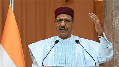 النيجر: لا يوجد سبب واضح لـ محاصرة الرئيس محمد بازوم بالعاصمة نيامي