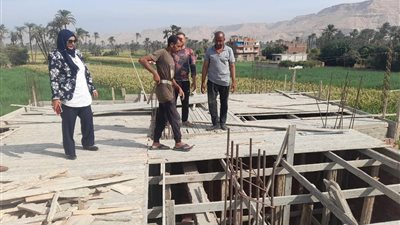 شن حملات إزالة التعديات على الأراضي الزراعية بنجع حمادي 