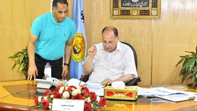 أسيوط تسهل إجراءات الندب والإعارة والإجازات للمعلمين والموظفين