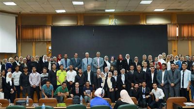 جامعة أسيوط تنظم معسكرا لتدريب الطلاب على ريادة الأعمال والتوظيف