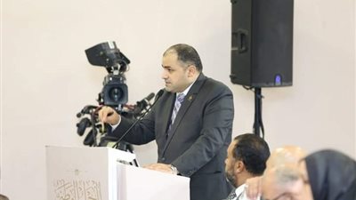 «حسن هجرس» يطالب بتفعيل ضمانات العمل النقابي وحماية النقابيين 