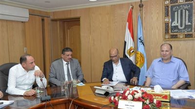 محافظ أسيوط يلتقي بعدد من أعضاء مجلسي النواب والشيوخ