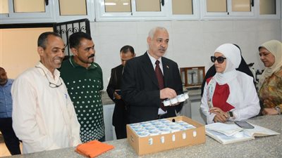 نائب رئيس جامعة أسيوط يتابع استعدادات استقبال العام الجديد