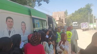 مستقبل وطن أسيوط يشارك فى تنظيم المترددين على القافلة الطبية بالفتح