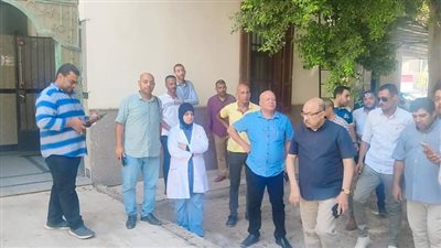 زين يتفقد سير العمل بمستشفى حميات أسيوط