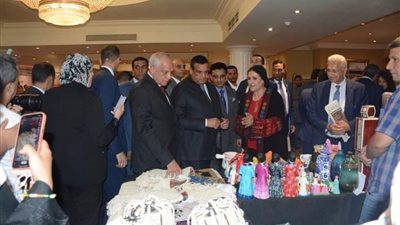 آمنه وراشد يفتتحان معرض الحرف التراثية والمنتجات اليدوية بالجيزة 