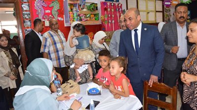 جامعة أسيوط تشارك في القافلة الطبية العلاجية بمدرسة الشهيد أحمد جلال الرسمية للغات