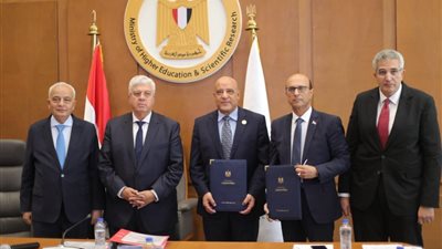 رئيس جامعة أسيوط يوقع بروتوكول تعاون مع جامعة أسوان في مجال الدراسات العليا والبحوث 