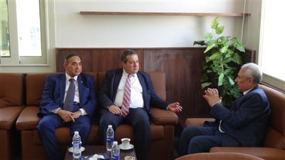 بحث سبل تعزيز التعاون بين جامعة المنيا الأهلية وجامعة ودراية