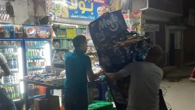 رفع وإزالة الاشغالات والحواجز الحديدية وتحرير محاضر للمخالفين بحي شرق أسيوط 
