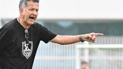 أوسوريو يٌبلغ اللجنة الثلاثية بالزمالك عن أسماء الراحلين 
