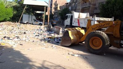 رفع 850 طن مخلفات وتمهيد طرق خلال حملات نظافة بمراكز أسيوط 
