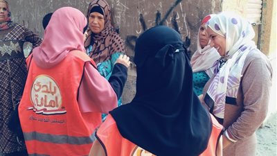 القومي للمرأة بأسيوط يواصل تنظيم حملة طرق الأبواب بعنوان «بلدى أمانة» 