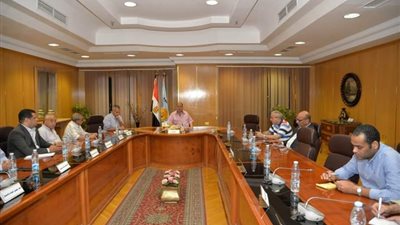 سعد يجتمع بأعضاء مجلسي النواب والشيوخ لمناقشة انشاء كباري داخلية بالمحافظة