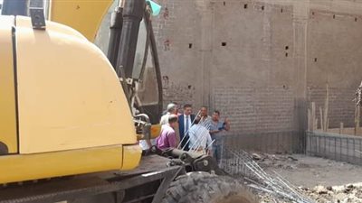 سكرتير عام محافظ أسيوط يترأس حملة إزالة تعديات ومخالفات البناء بمركز أبنوب