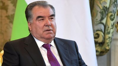 رئيس طاجيكستان يشهد  العرض العسكري بمناسبة الذكرى الـ 32 لاستقلال الدولة والذكرى الـ 30 لتأسيس القوات المسلحة