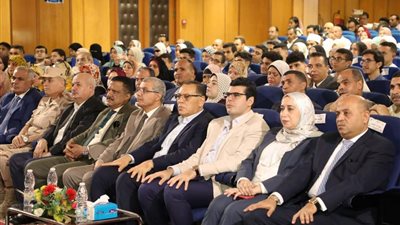 محافظ الشرقية يُكرم أوائل شهادات الثانوية العامة والفنية والأزهرية والإعدادية والتعليم المزدوج وذوي الهمم 