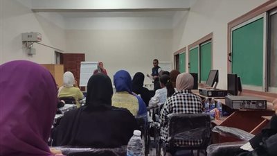 يوم رياضي لأبناء مدرسه الكرة بمركز شباب الساحل