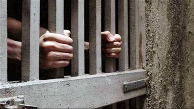 المشدد 15 سنة للمتهم بتعذيب ابنته حتى الموت بالفيوم
