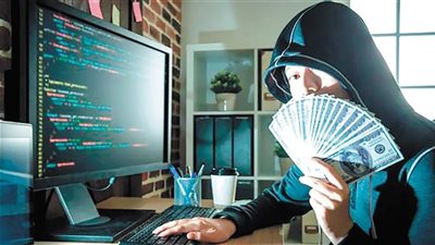 أوهمهم بالعمل كموديلز.. القبض على المتهم بابتزاز الفتيات بالحيزة