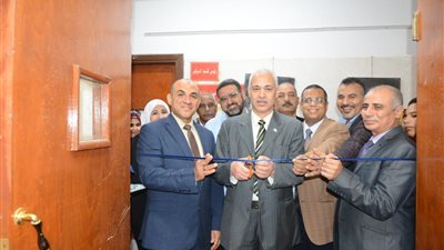 جامعة أسيوط تفتتح معرض الفنون التشكيلية  للدكتور محمد عبدالحكيم بكلية الفنون الجميلة 