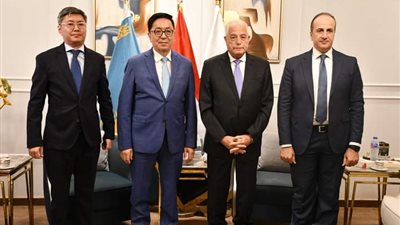 محافظ جنوب سيناء يبحث مع سفير كازاخستان تعزيز التعاون المشترك وتفعيل اتفاقية التآخي بين شرم الشيخ ومدينة ألماتي الكازاخستانية