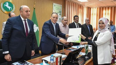 خلال ترأسه إجتماع المجلس التنفيذي ..محافظ الشرقية يُهنئ رئيس الجمهورية وأعضاء المجلس التنفيذي بالمولد النبوي الشريف