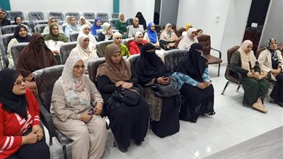 وكيل وزارة الصحة بالشرقية يكرم أوائل الطلبة بمدارس التمريض بالمحافظة