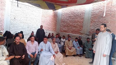 المئات من أعضاء حزب مستقبل وطن يوثقون توكيلات تأييد ترشيح الرئيس عبد الفتاح السيسي بقنا 