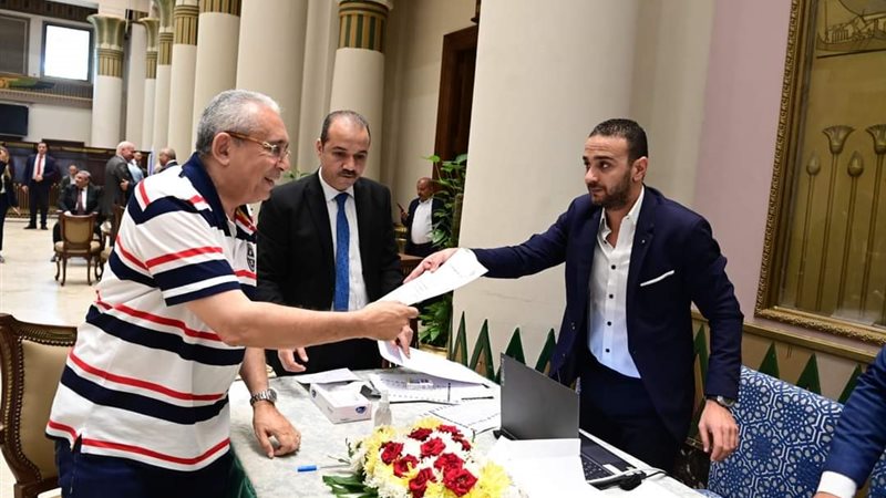 توقيعات ترشيح الرئيس
