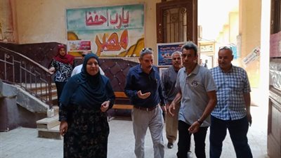 رئيس مركز ومدينة ابوقرقاص يتفقد عدد من المدارس لمتابعة انتظام العملية التعليمية فى أول يوم دراسى بمركز ابوقرقاص  . 